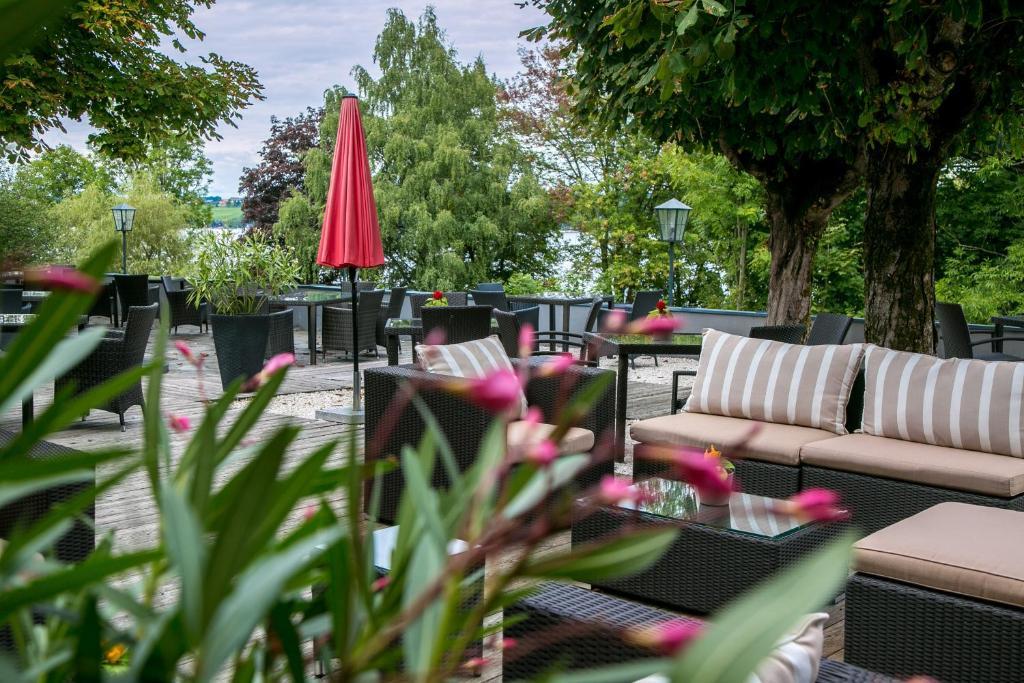 Hotel Seebrunn Am Wallersee Henndorf am Wallersee Bagian luar foto