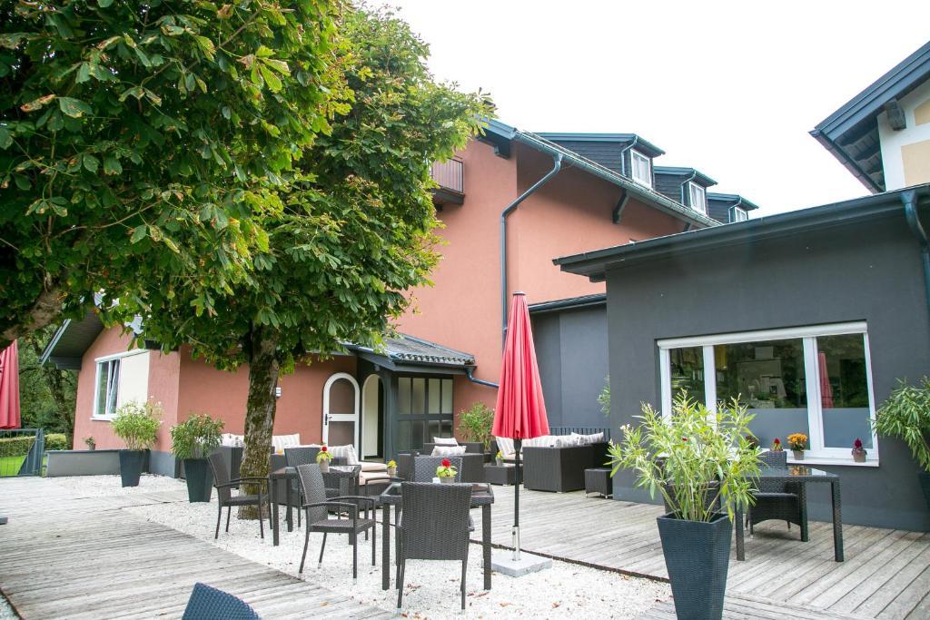 Hotel Seebrunn Am Wallersee Henndorf am Wallersee Bagian luar foto